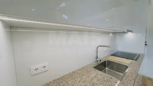 Apartamento T4 Totalmente Remodelado | Centro da Lourinhã | Espaço, Elegância e Conforto