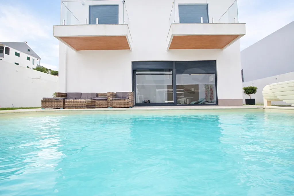 Moradia T5 de Luxo com Piscina