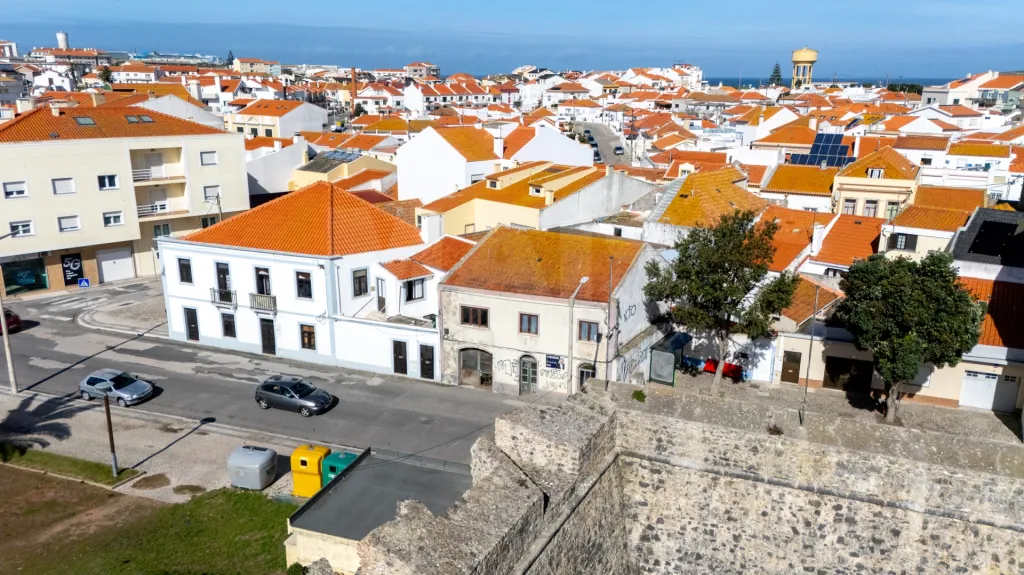 INVESTIMENTO: Prédio com projeto aprovado para 8 Apartamentos