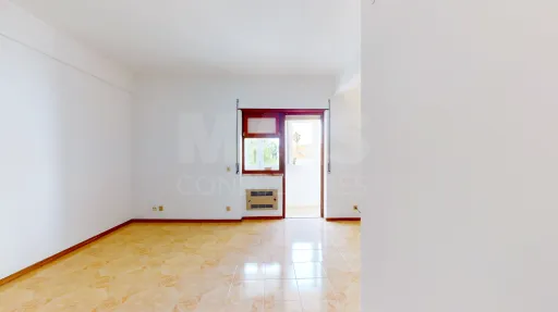 Apartamento T3 Remodelado no Centro de Oeiras | Elevador | 105 m² | Excelente Oportunidade