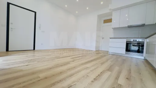 Apartamento T1 Totalmente Remodelado  | Centro da Lourinhã