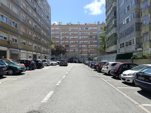 T2 em Carnide - Conforto, Luz e localização privilegiada.