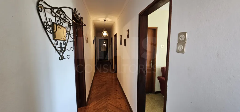 Moradia 2 Pisos centro Peroviseu c/ Terreno 500m2 e Garagem