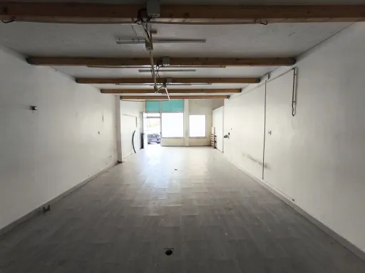 Store in Loures of 83m² fraction B