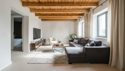 Moradia T3 Renovada C/ Logradouro e Anexos, São Bartolomeu, Lourinhã