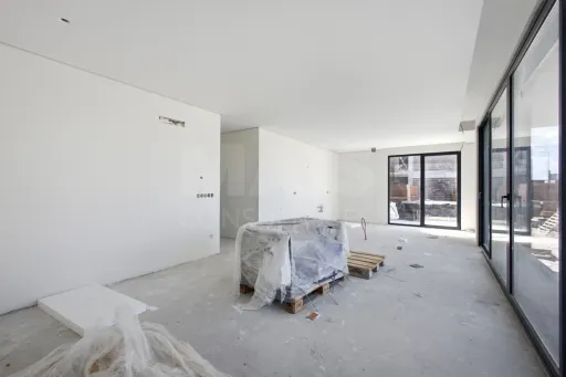New 2-Bedroom Apartment with Private Backyard, a 10-Minute Walk from Baleal