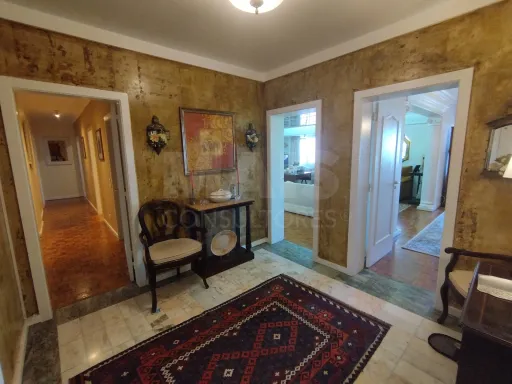 Apartamento T4 ao lado do metro das Olaias com dois lugares de parqueamento