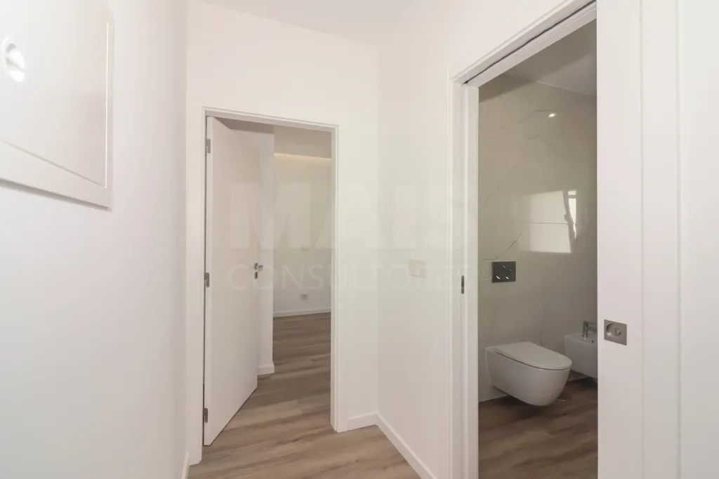 House 4 Bedrooms Juncalinho gated community