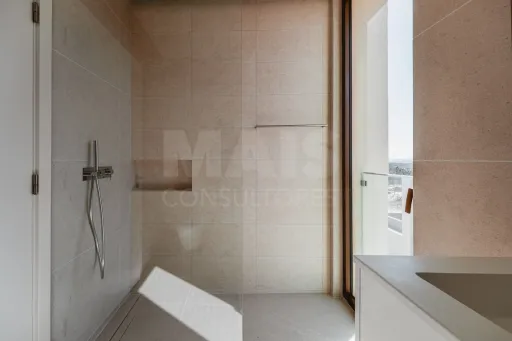 Moradia T5 com Piscina - Vista Golfe e Mar
