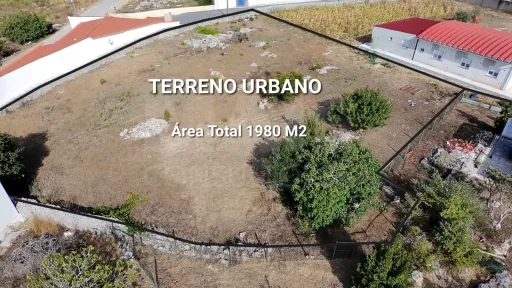 Terreno Urbano com 1980m2, Construção Moradia até 300m2