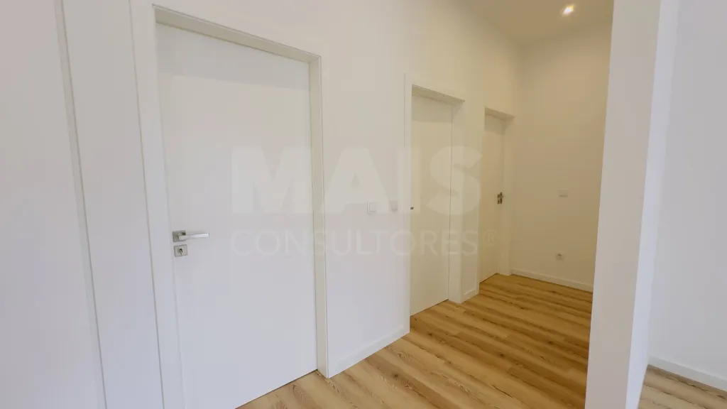 Fully Renovated 3-Bedroom Apartment | Downtown Lourinhã | Modernity, Comfort, and Elegance