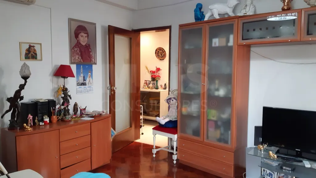 4 bedroom apartment in Arroios to Jardim Constantino