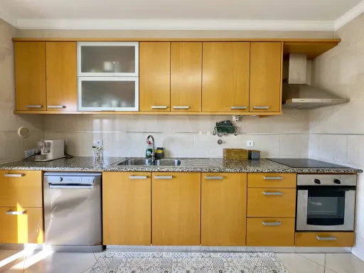 Apartamento T3 com suíte e garagem em Peniche