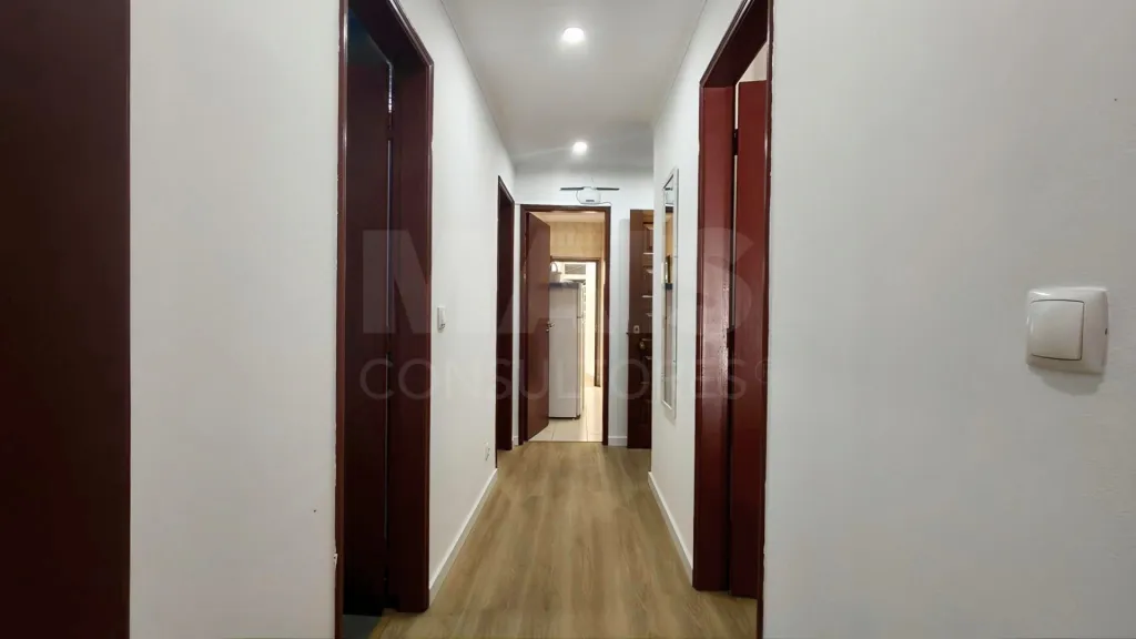 2-Bedroom Apartment with Terrace and Potential | Downtown Caldas da Rainha
