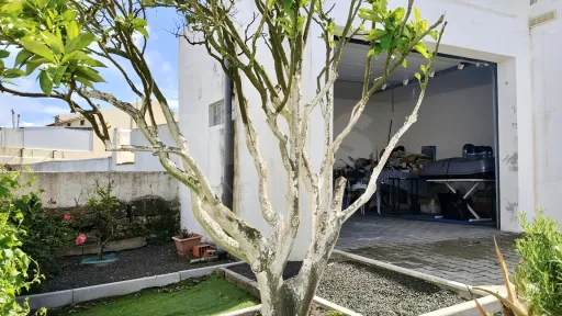 MORADIA T3 Remodelada, Mobilada c/ Suite Master, Terraço, Garagem, Vista Serra, Perto das Praias!