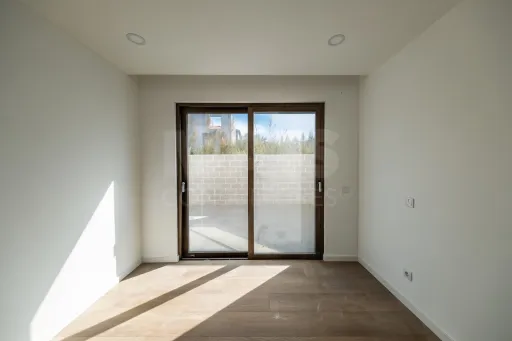 Moradia T3 (3 Suítes) com piscina e jardim - Salir do Porto