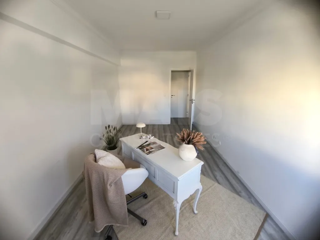 2-bedr. apartment with suite, very central in Odivelas