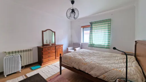 Apartamento T2, com elevador e estacionamento - Caldas da Rainha