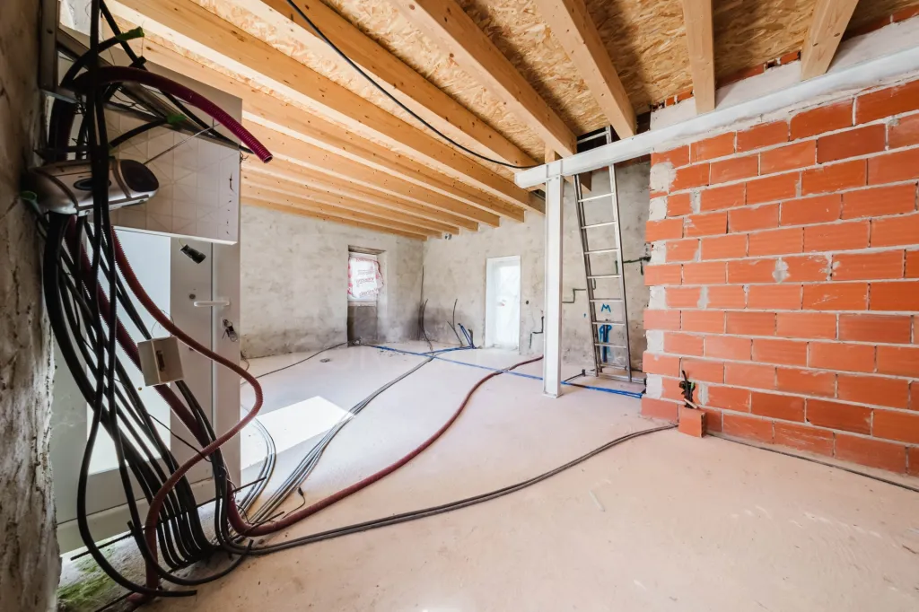 Moradia para remodelar em terreno com 1.809m2