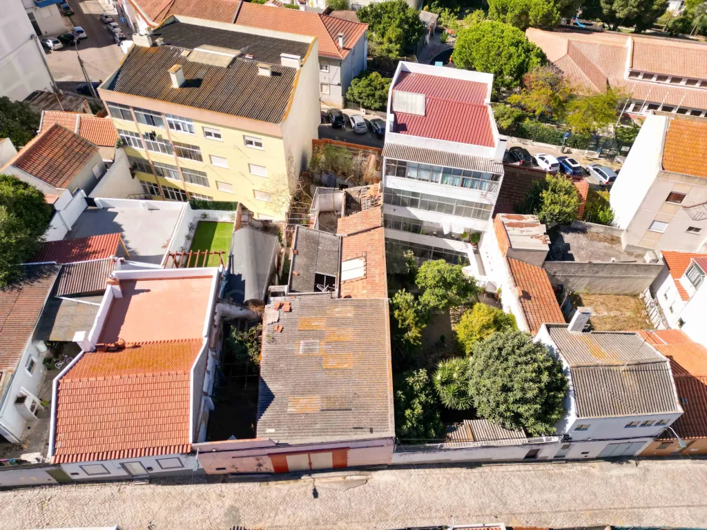 Prédio em Setúbal com Projeto para 8 Apartamentos T1