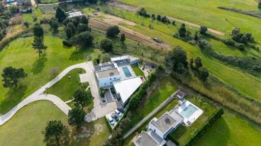 Moradia T4 de luxo no Barrocalvo, Carvalhal, Bombarral