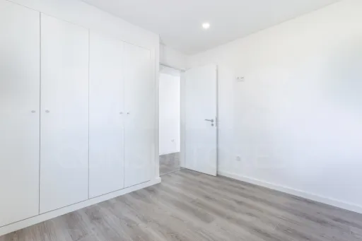 Apartamento T2 totalmente remodelado, Parque das Nações