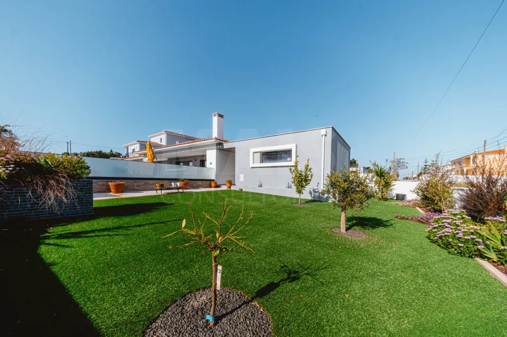 Moradia T3 (Térrea) com Piscina - Nadadouro