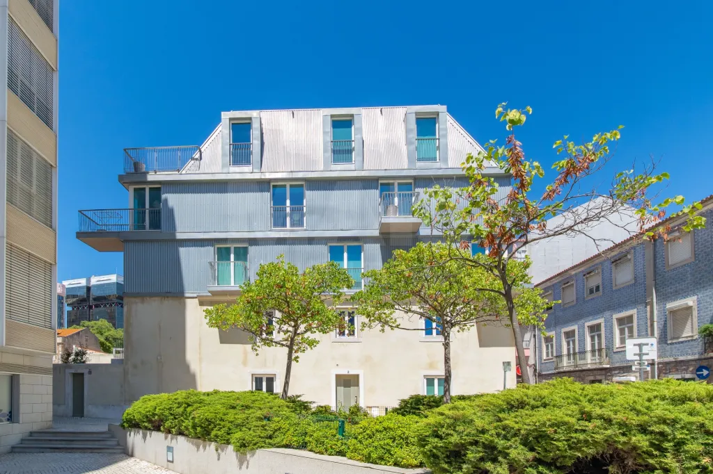 One-Bedroom Architectural Duplex with Terrace