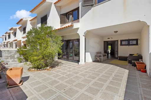 Moradia T4+2 com quintal no Baleal