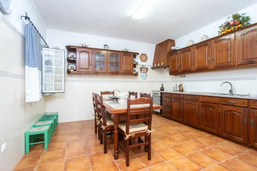 Moradia T2 Térrea com Garagem em Santa Justa