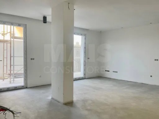 Último T3 na fase de acabamentos, com Varanda Privativa de 32 m² + Garagem | Lourinhã