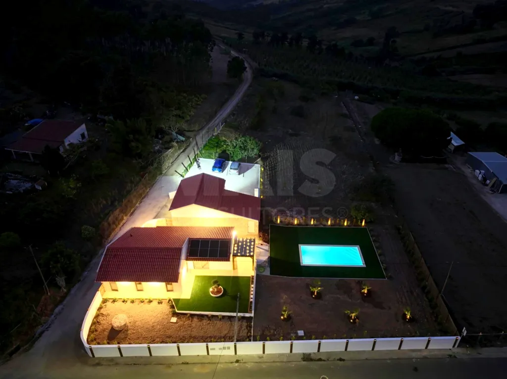 Single-Story 2-Bedroom + 1 House with Pool, Outbuilding, and 3,476 m² Lot | Comfort, Privacy, and Quality of Life