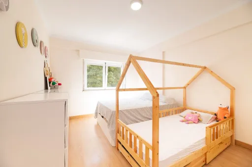 Apartamento T2 na Serra das Minas - Rio de Mouro com arrecadação e elevador