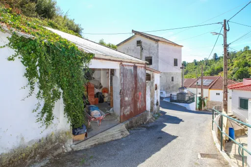 Storage room in Mato, 15 minutes from Alenquer
