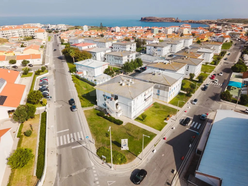 Apartamento T2 Renovado Com Vista Mar Em Peniche