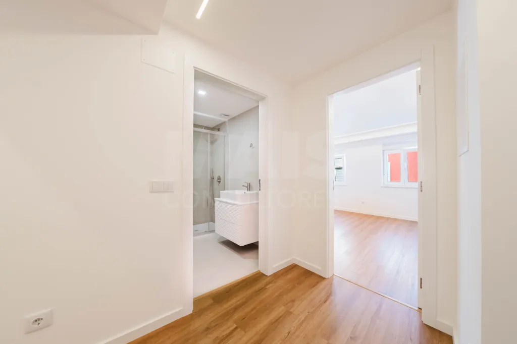 Moradia totalmente remodelada no coração de Peniche!