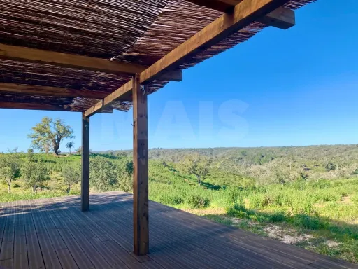 Herdade  com 40,85 hectares em São Bartolomeu da Serra, Santiago do Cacém