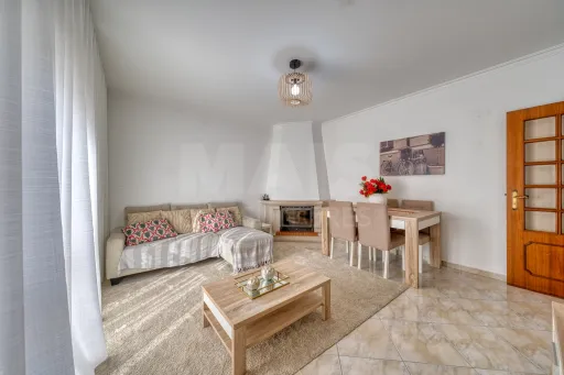 Apartamento T3 com Box e arrecadação, no Entroncamento – Excelente Localização