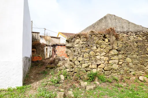 Moradia em Ruína p/ Restauro Bonvizinho