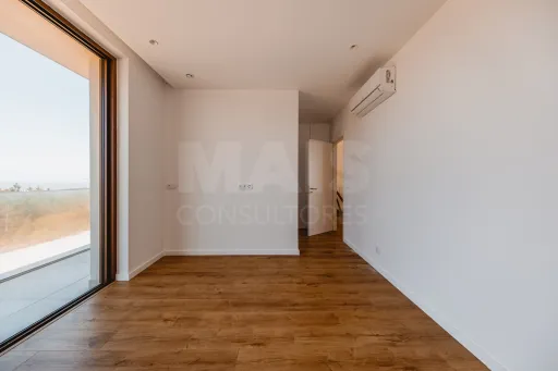 Moradia T5 com Piscina - Vista Golfe e Mar