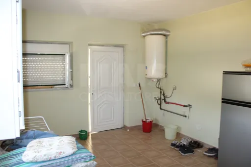 Moradia com 3 Apartamentos Independentes | Ideal AL | Perto da Praia da Areia Branca
