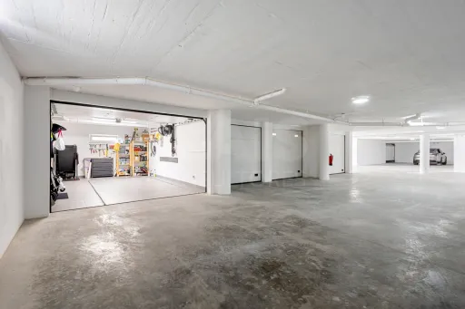 Apartamento T3 semi-novo vista mar com garagem
