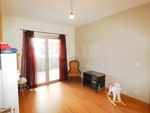 T3 150m2 na Quinta das Oliveiras com varanda de 60m2