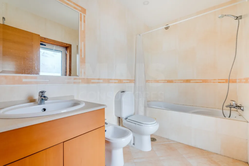 Apartamento T2 com 1 Lugar de Estacionamento  e Varanda | Próximo da Praia da Rocha – Encosta da Marina  - Portimão