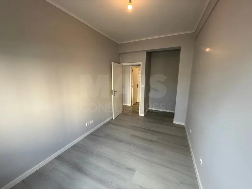 Apartamento T2 Oeiras Com Arrecadação