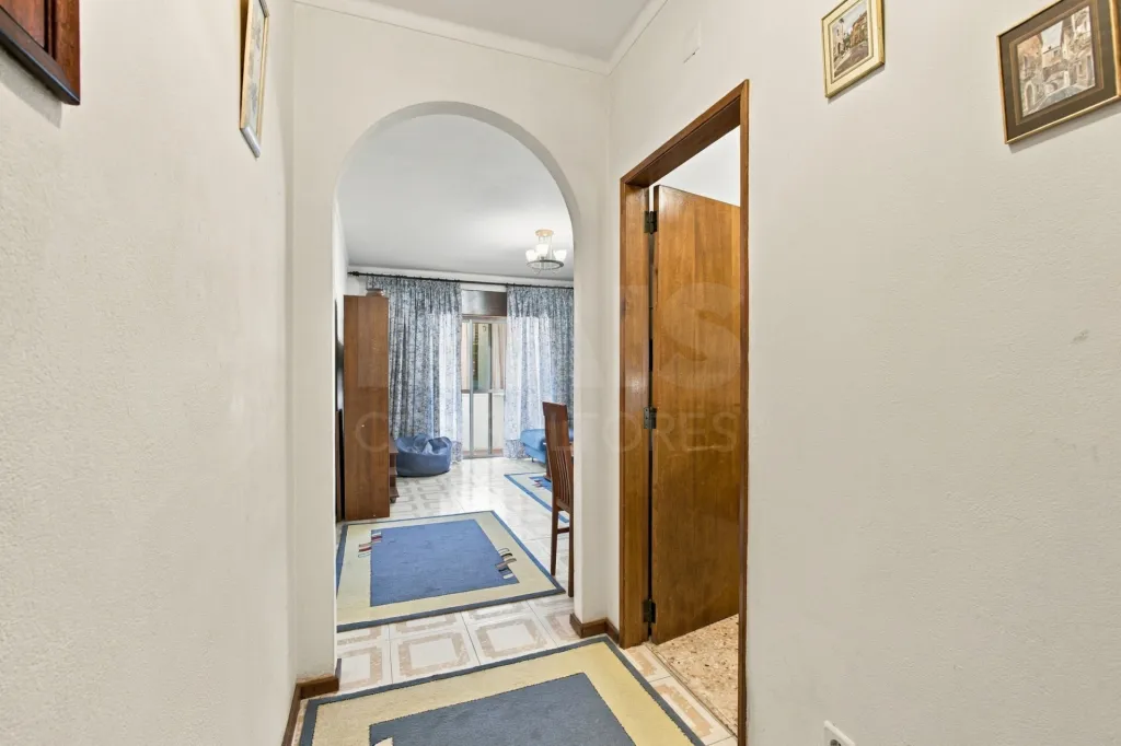 Apartamento T2 com marquise em Peniche