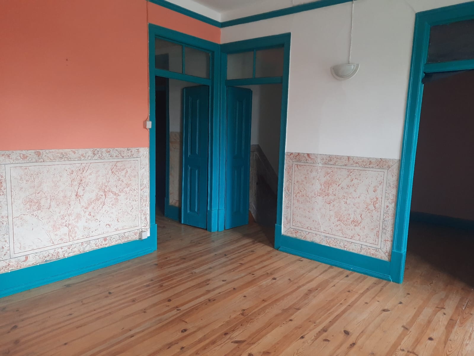 6-bedr. house with store and 4.600 m2 plot.Ferreira Zêzere- Chãos