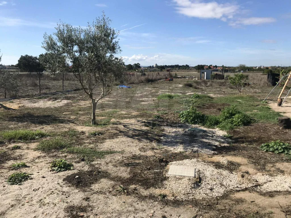 Quinta com moradia T4, piscina e anexos a 35 mint de Lisboa