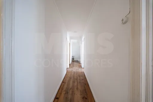 Moradia T2+1 com Garagem no Centro de Atouguia da Baleia