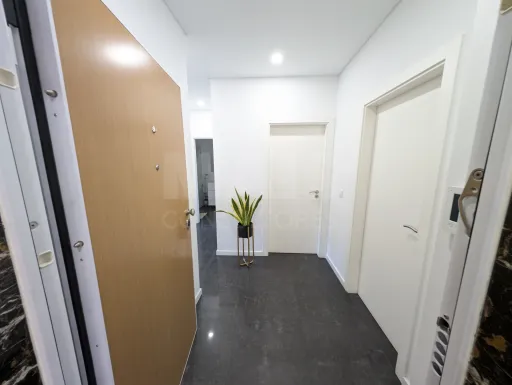 Arruda dos Vinhos T2 com 2 Wc, garagem e arrecadação na praceta Mário Gaspar